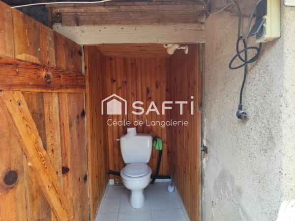 PETITE MAISON PLEIN CENTRE VILLE AU CALME - PROPRE