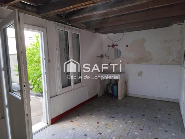 PETITE MAISON PLEIN CENTRE VILLE AU CALME - PROPRE