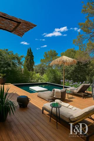 VILLA DESIGN- NIMES- QUARTIER PRISE- PARFAITEMENT AU CALME- PISCINE- JARDIN PAYSAGE- PRESTATIONS HAUT DE GAMME- RARE