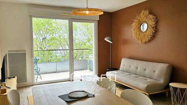 T2 rénové – Dernier étage avec balcon plein sud et parking