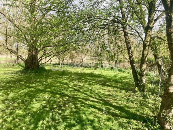 Terrain de 1 772 m²