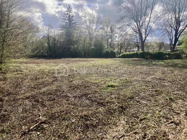 Terrain de 1 772 m²