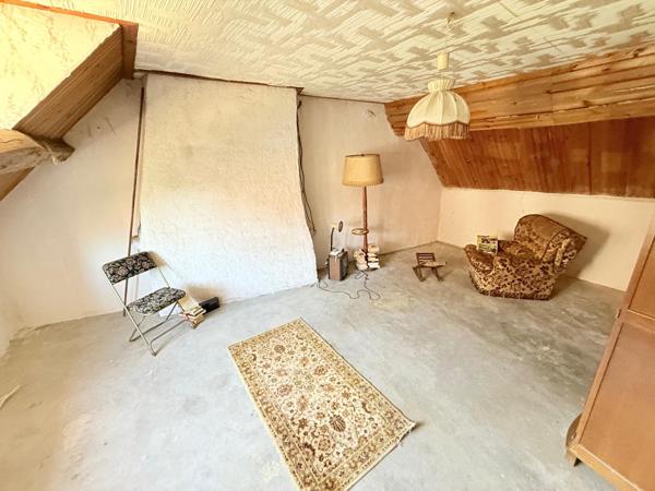 Maison d'habitation 5 pièces et garage