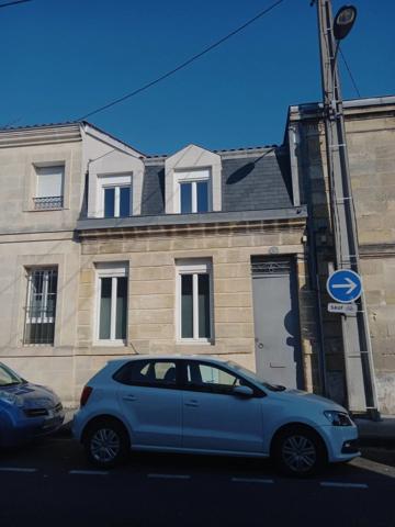 Location                                                      Maison de ville
                        
                     4 pièces                      77 m2                     à Bordeaux