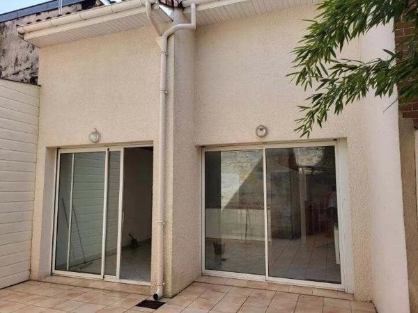 Location                                                      Maison de ville
                        
                     4 pièces                      77 m2                     à Bordeaux
