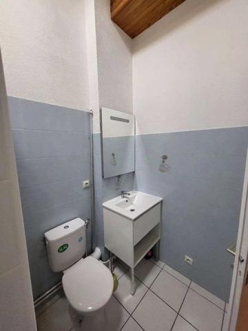 Location                                                      Maison de ville
                        
                     4 pièces                      77 m2                     à Bordeaux