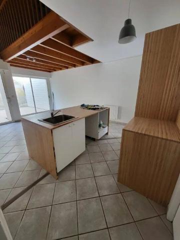 Location                                                      Maison de ville
                        
                     4 pièces                      77 m2                     à Bordeaux