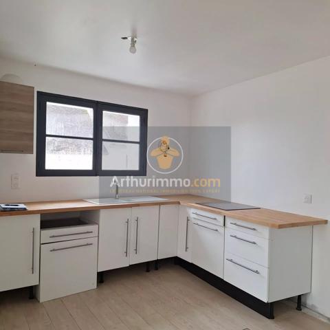 Vente                                                      Maison
                        
                     4 pièces                      90 m2                     à Fontenay-Trésigny