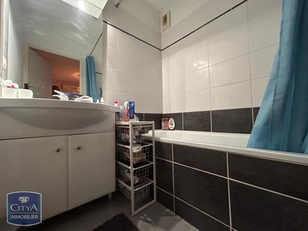 Appartement à louer 2 pièces 42.33m² Châteaurenard (13160)