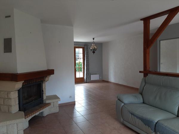 MAISON DE PLAIN PIEDS DANS LOTISSEMENT PRISÉ