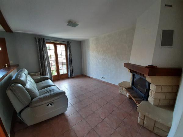 MAISON DE PLAIN PIEDS DANS LOTISSEMENT PRISÉ