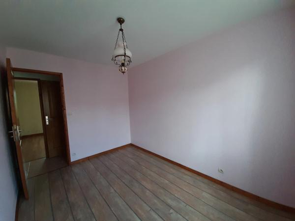 MAISON DE PLAIN PIEDS DANS LOTISSEMENT PRISÉ
