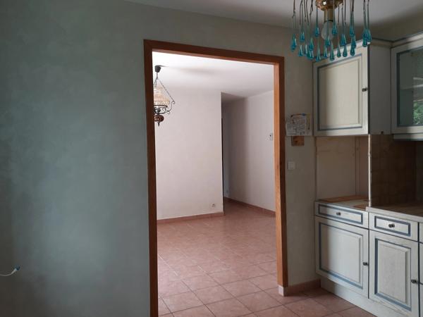 MAISON DE PLAIN PIEDS DANS LOTISSEMENT PRISÉ