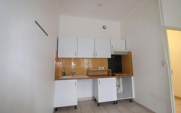 Appartement à louer    3 pièces • 56 m2 Roquevaire