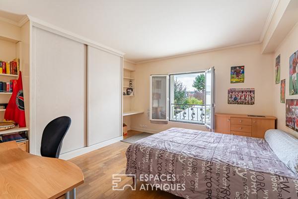 Belle maison d’architecte avec jardin paysagé pour habitation et activité professionnelle