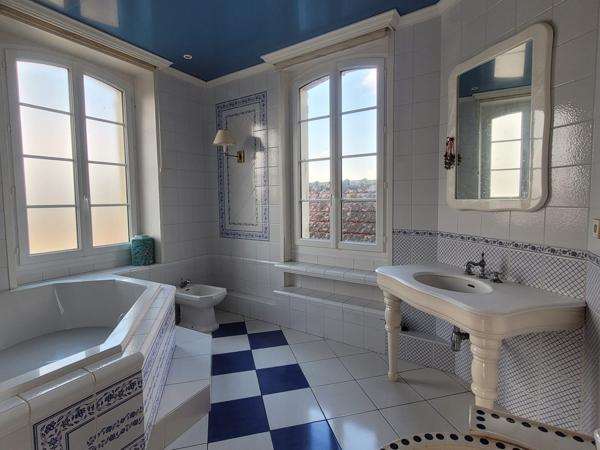 Maison 10 pièces - 240 m² Bien prestige