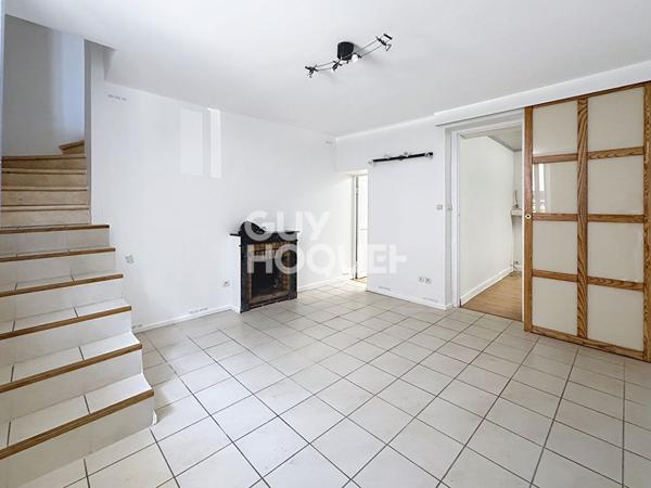 À VENDRE Charmante maison de ville 2 chambres / Versailles Jussieu