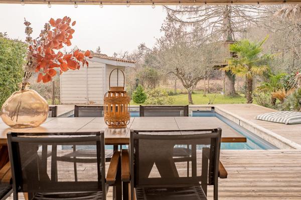 Maison familiale avec piscine et dépendance, cadre naturel préservé