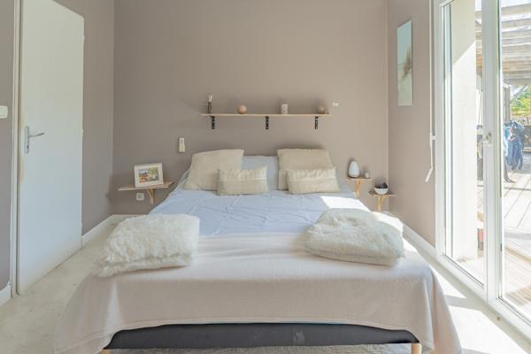 Maison familiale avec piscine et dépendance, cadre naturel préservé