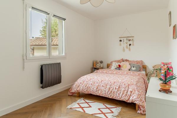 Maison familiale avec piscine et dépendance, cadre naturel préservé