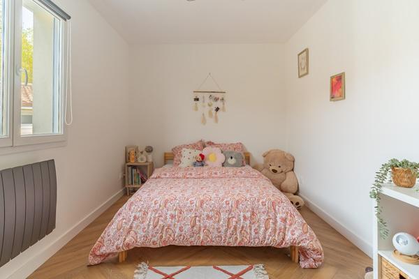 Maison familiale avec piscine et dépendance, cadre naturel préservé