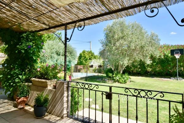 A vendre : Magnifique maison de plus de 200 m2 à MOURIES (13)