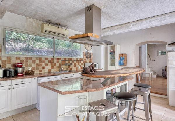 Maison atypique au coeur du parc naturel de la Sainte-Baume