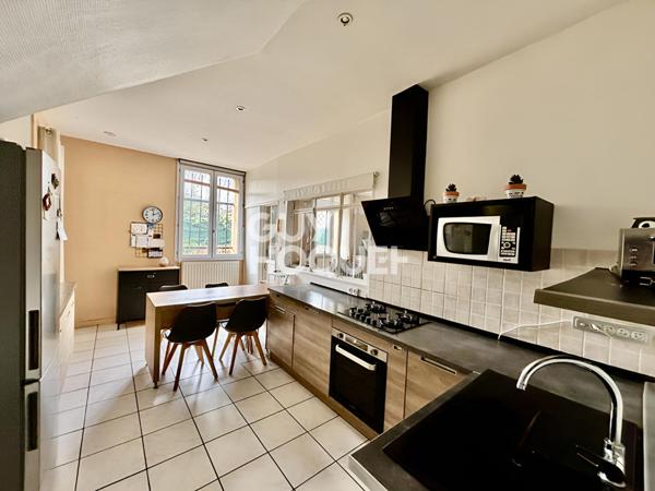 MAISON À VENDRE DE 6 PIÈCES DE 156,00 M²