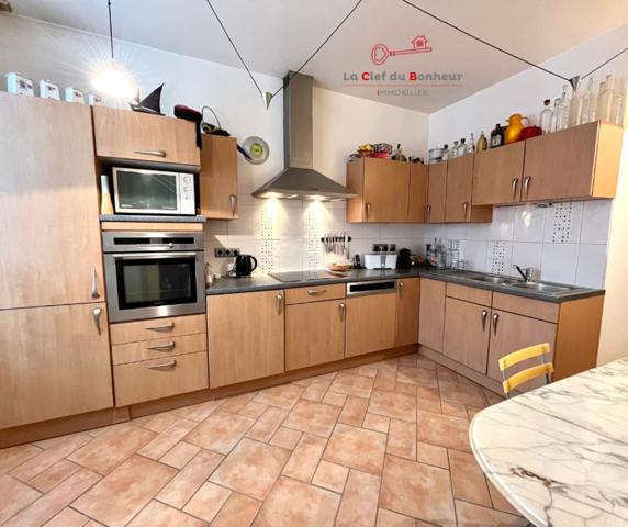 Immeuble coeur de ville avec appartements
