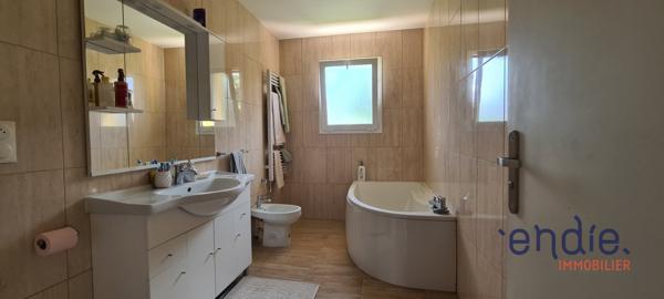 Maison contemporaine de plain-pied 3 chambres