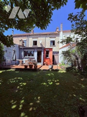 Maison à Vendre à Hesdin (62140) en Pas-de-Calais (62)

Nous vous présentons cette maison de ...