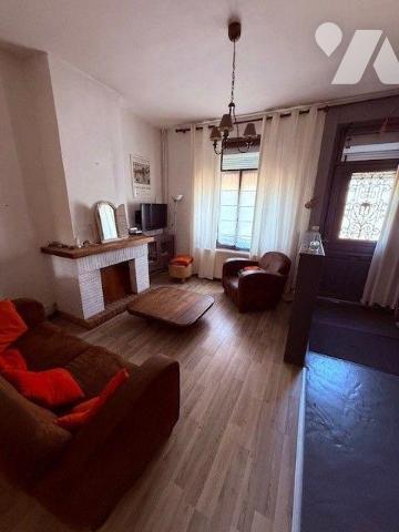 Maison à Vendre à Hesdin (62140) en Pas-de-Calais (62)

Nous vous présentons cette maison de ...