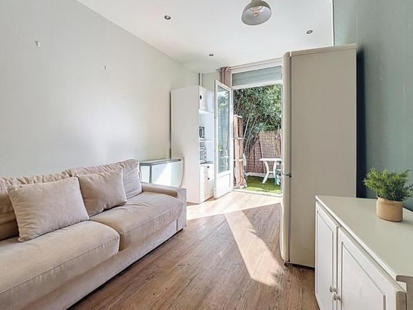 CHARMANT 2P AVEC EXTERIEUR PRIVATIF