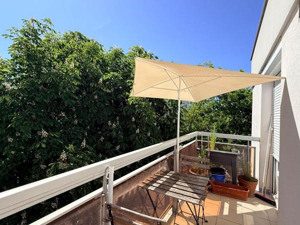 Appartement 2 pièces 47 m2 avec balcon - FONTAINE LES DIJON