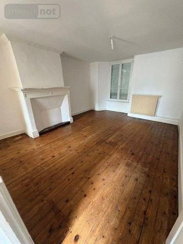 Maison à louer à Bayeux dans le Calvados (14400), ref : L556   
RUE MONTFIQUET