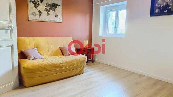 Maison à vendre    6 pièces •  Hauterive