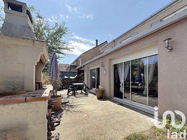 House for sale 7 rooms 148 m² Savigny-le-Temple