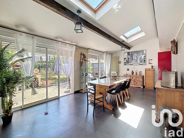 House for sale 7 rooms 148 m² Savigny-le-Temple