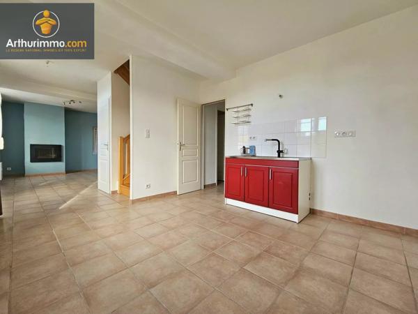Location                                                      Maison de village
                        
                     5 pièces                      102 m2                     à Estrées-Saint-Denis