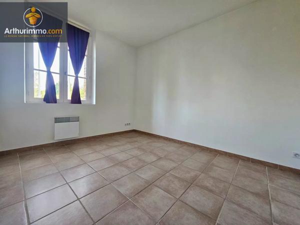 Location                                                      Maison de village
                        
                     5 pièces                      102 m2                     à Estrées-Saint-Denis