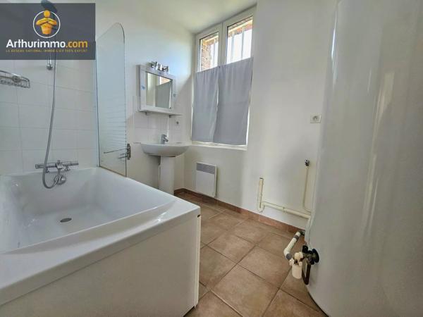 Location                                                      Maison de village
                        
                     5 pièces                      102 m2                     à Estrées-Saint-Denis