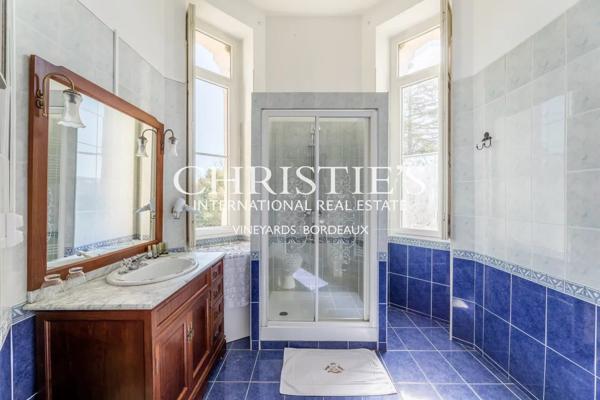 Château hôtelier et touristique à 40 min de Bordeaux