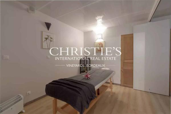 Château hôtelier et touristique à 40 min de Bordeaux