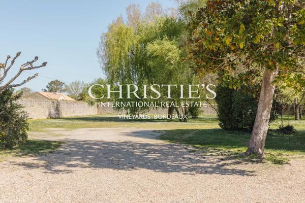 Château hôtelier et touristique à 40 min de Bordeaux