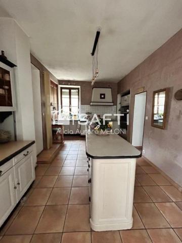 À VAUCOULEURS, profitez d’un cadre paisible entre nature et patrimoine, dans un bien alliant confort et sérénité.