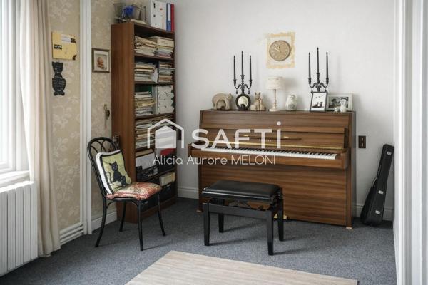 À VAUCOULEURS, profitez d’un cadre paisible entre nature et patrimoine, dans un bien alliant confort et sérénité.