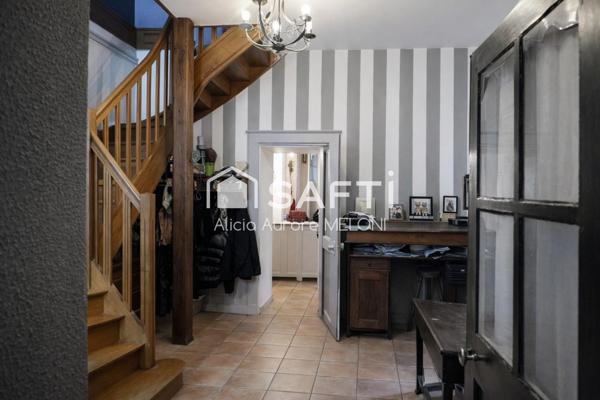 À VAUCOULEURS, profitez d’un cadre paisible entre nature et patrimoine, dans un bien alliant confort et sérénité.