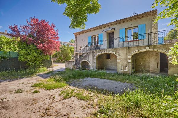 Maison Saint Cannat 4 pièces 74 m2 avec sous-sol sur 430m2