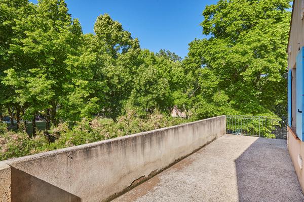 Maison Saint Cannat 4 pièces 74 m2 avec sous-sol sur 430m2