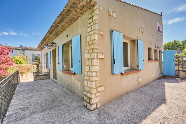 Maison Saint Cannat 4 pièces 74 m2 avec sous-sol sur 430m2